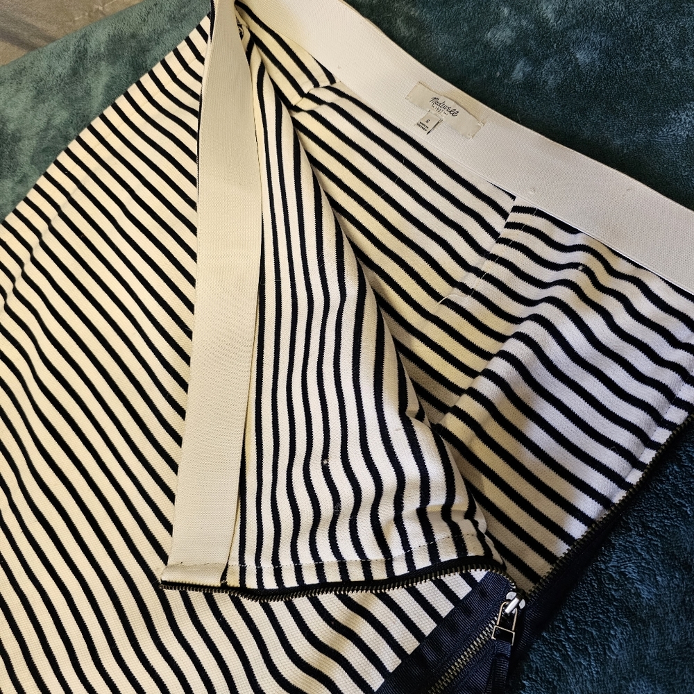 NEW Madewell Navy and White Vertical Stripe Skirt size Medium - Picture 4 of 10